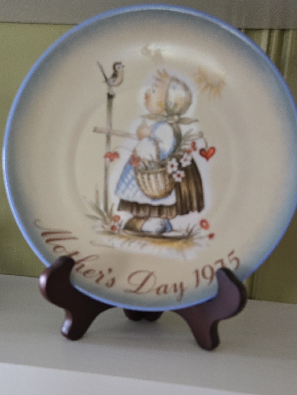 Sister Berta Hummel Mother's Day 1975 Collector's Plate "Message Of Love"